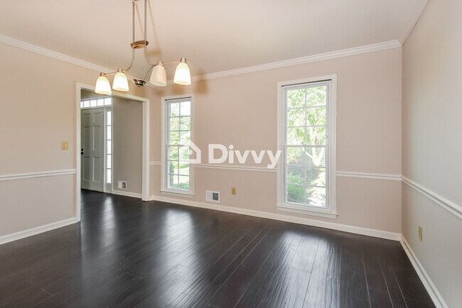 Foto del edificio - 1502 Oakmoor Pl