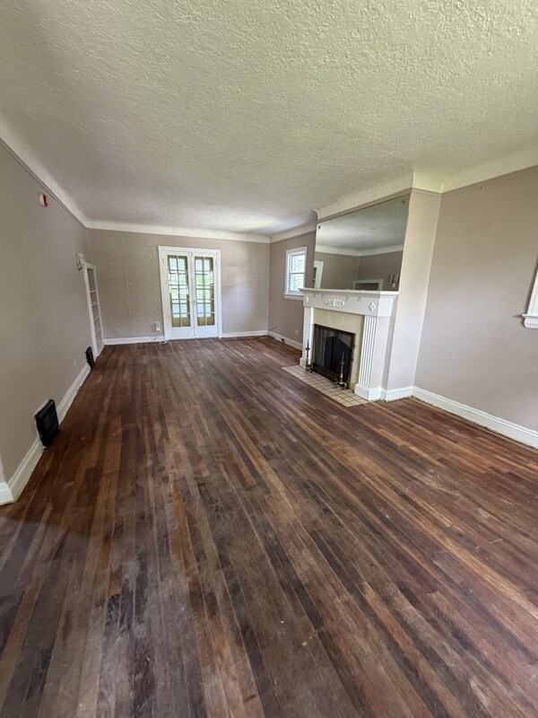 Foto del edificio - 3830 E 147th St