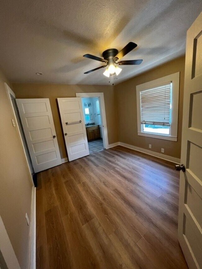 Building Photo - Charming One Bedroom Napa Home