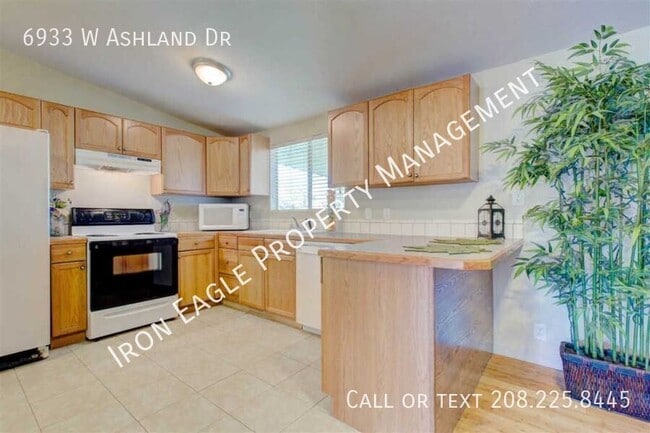 Building Photo - 6933 W Ashland Dr
