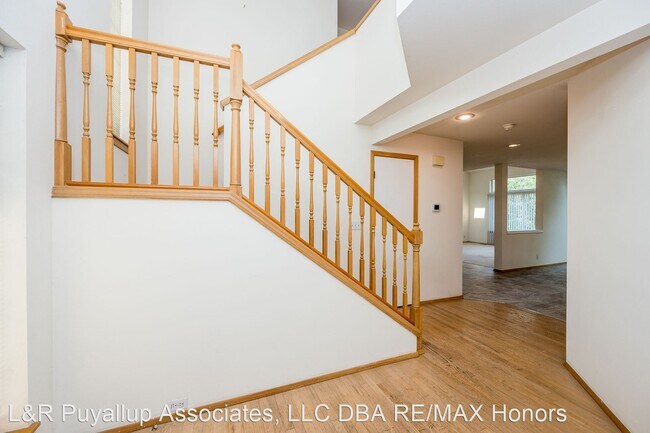 Foto del edificio - 4 br, 2.5 bath House - 2415 22nd Ave SE
