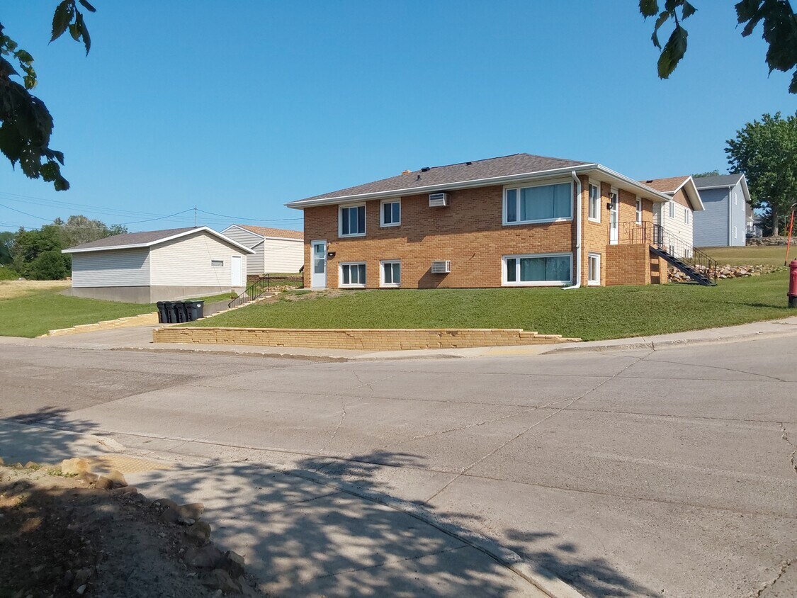 801 Collins Ave Unit 801 1/2, Mandan, ND 58554 Apartments in Mandan