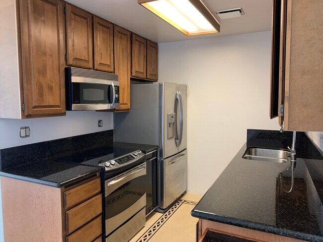 Nice Kitchen - 5179 Diamond Heights Blvd
