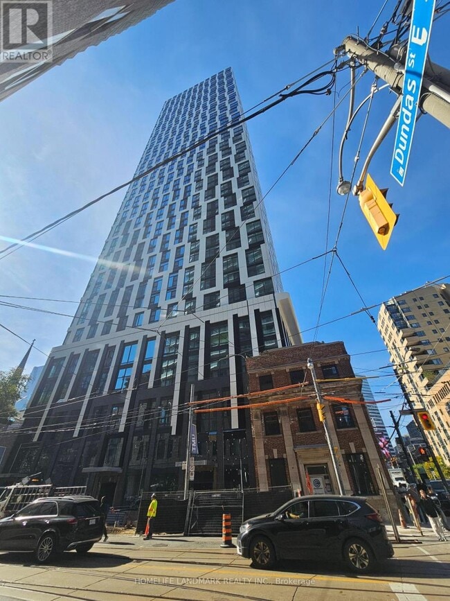Building Photo - 252 Church St