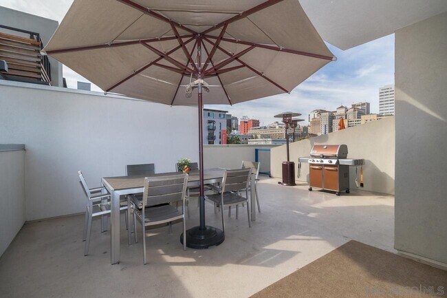 Foto del edificio - 875 G St