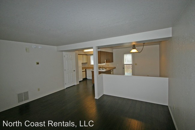 Building Photo - 1573 Whispering Pines Dr
