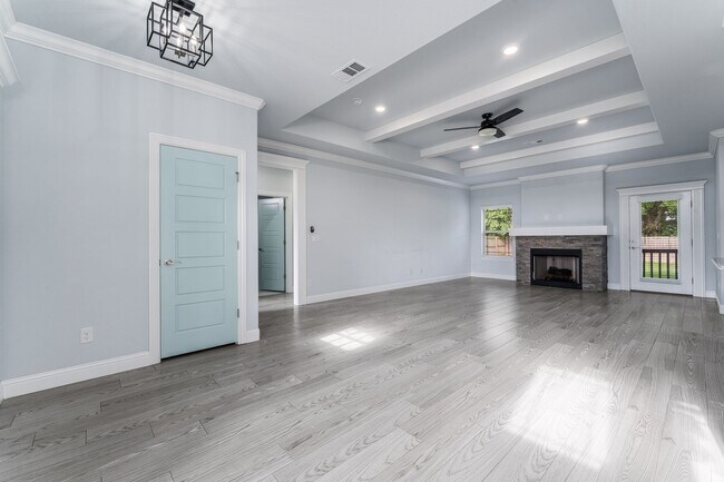 Foto del edificio - Three bedroom home, ready NOW