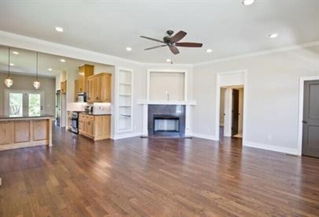 Building Photo - Charming craftsman-style energy efficient ...