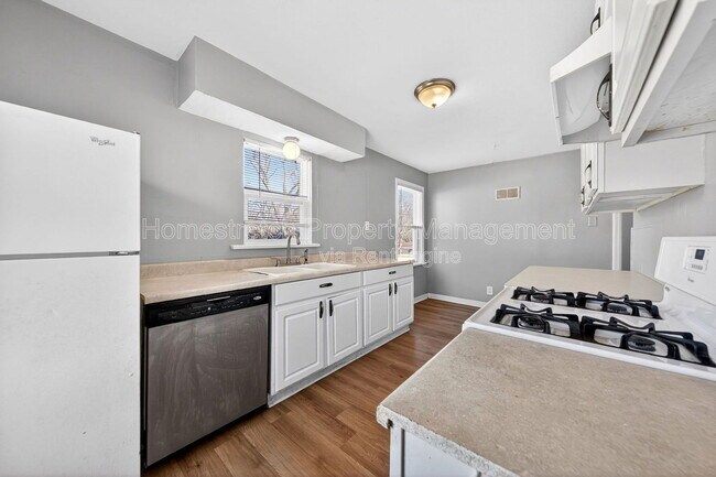 Building Photo - 1260 St Marie St