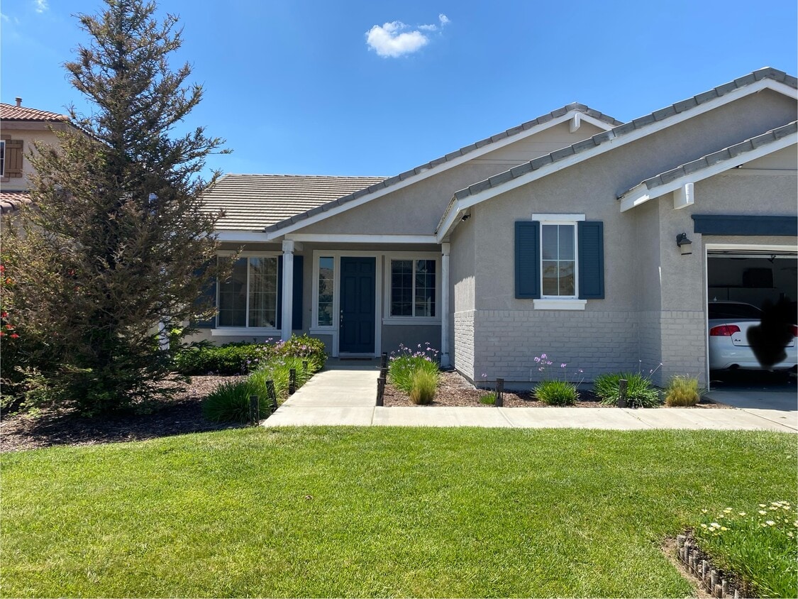 Primary Photo - 1898 El Nido Ave