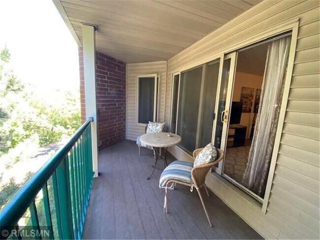 Foto del edificio - 1700 Four Oaks Rd