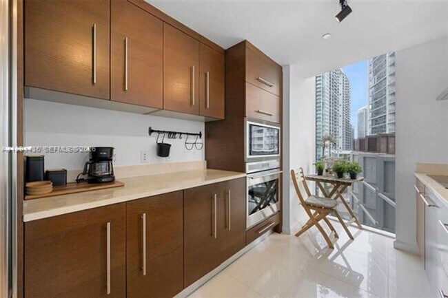 Foto del edificio - 495 Brickell Ave