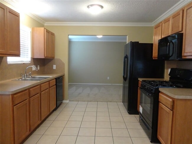 Building Photo - 8918 Farm Ridge Ln