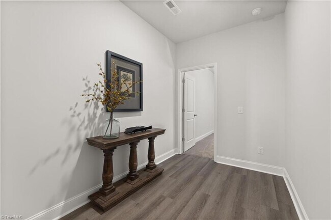 Building Photo - 1729 University Dr