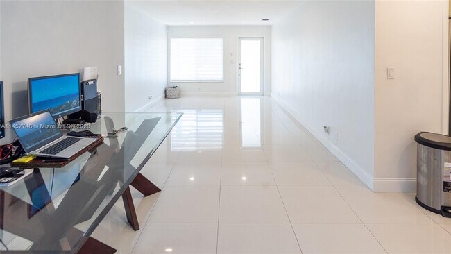 Foto del edificio - 104 SW 7th St