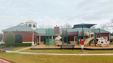 Building Photo - 6006 Country Ridge Dr