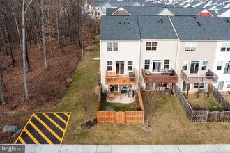 Building Photo - 111 Notions Ct