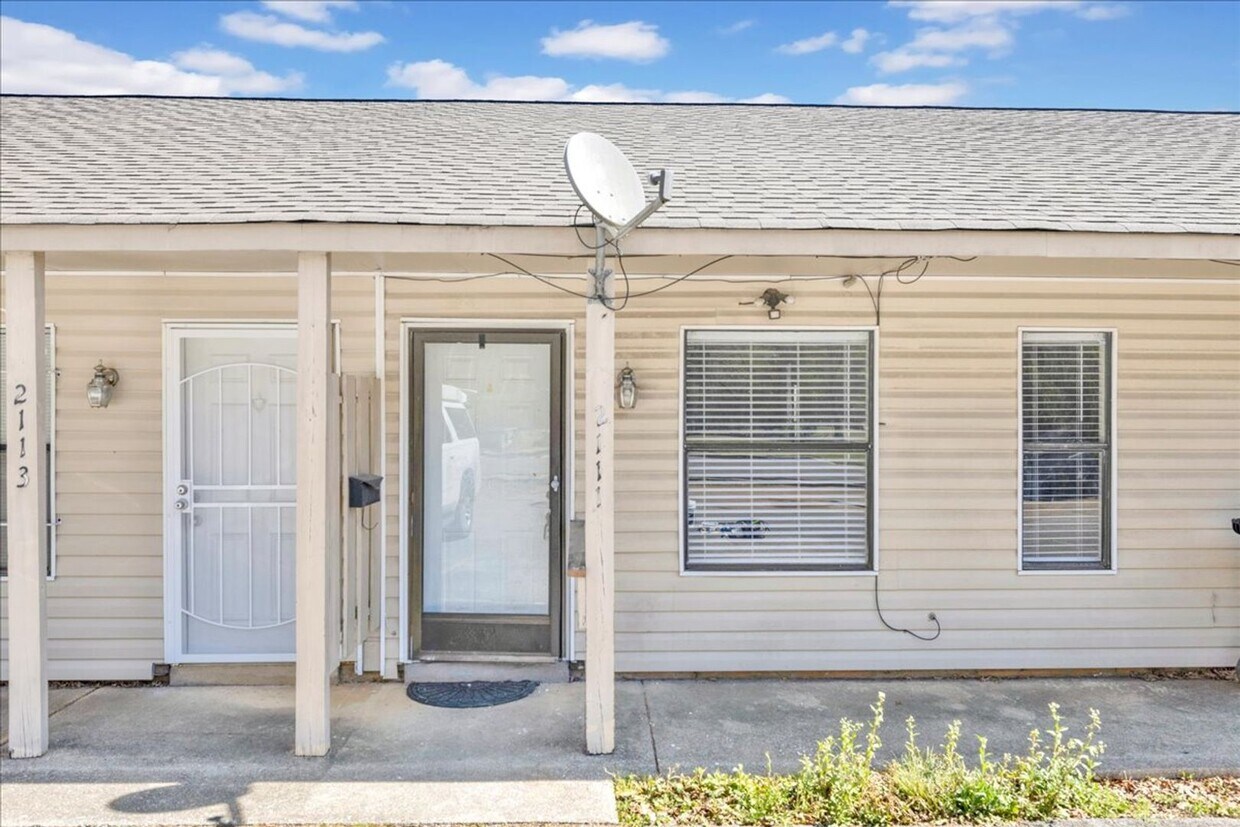Foto principal - Condo for rent in Grayson Valley