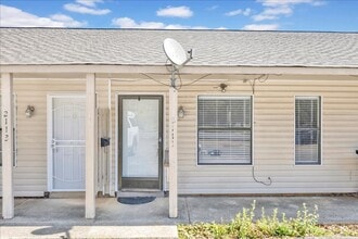 Building Photo - 2111 Pentland Dr