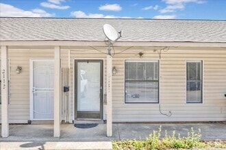 Building Photo - 2111 Pentland Dr