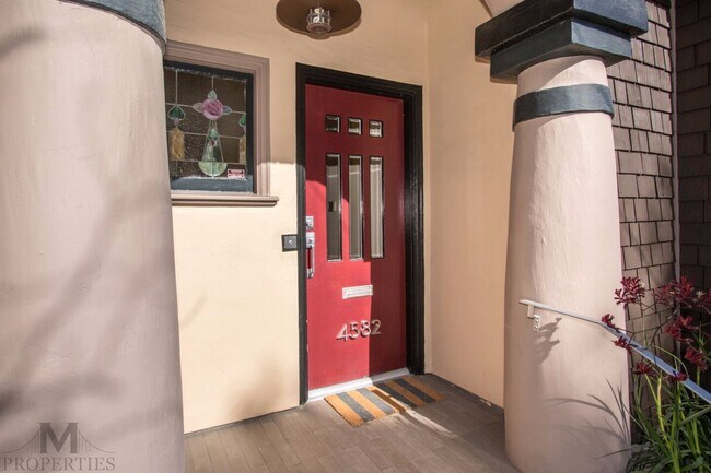 Photo - Eureka Valley/Castro 4 Bed + Bonus Room, 3 Bath, 2 Car Garage, City & Valley Views House