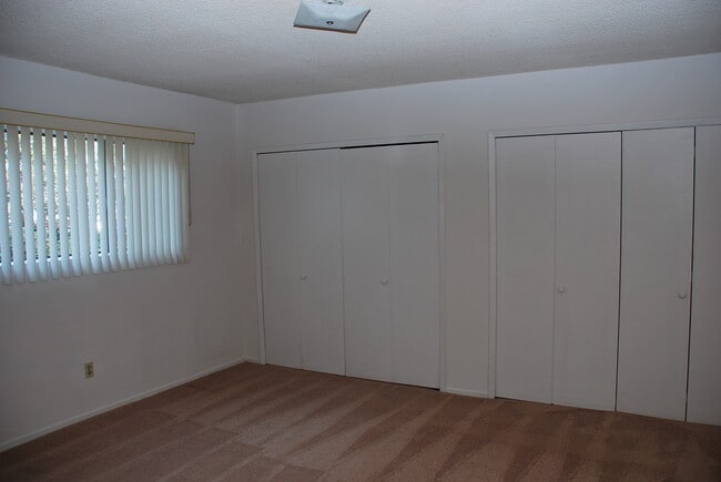 Bedroom - 236 S Mentor Ave