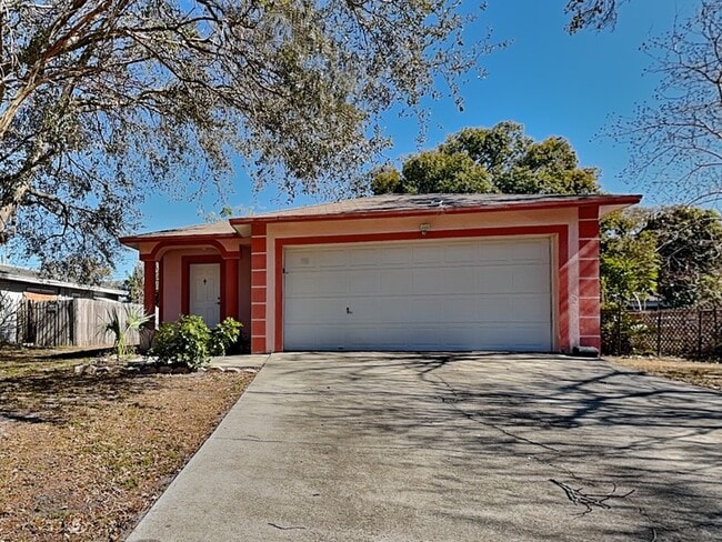 Building Photo - 105 Melody Ln