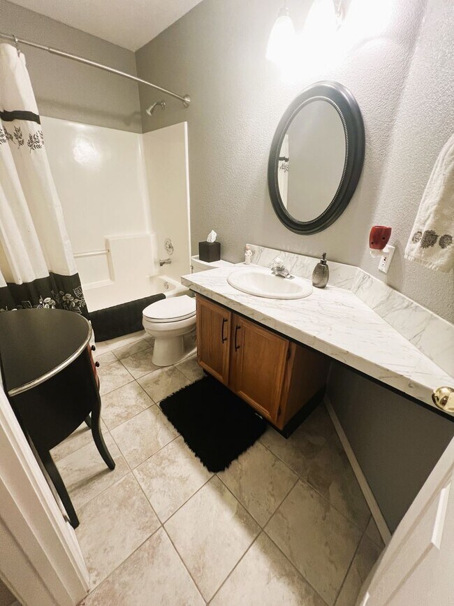 Foto del edificio - Home 3/2 in Southeast Boise Ideal Location!