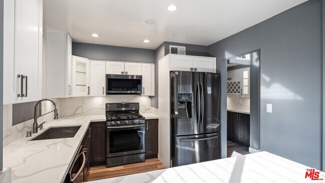 Foto del edificio - 4418 Colfax Ave