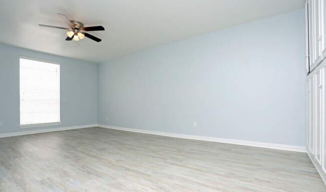 Building Photo - 2 bedroom in Houston TX 77057