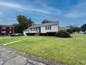 Building Photo - 15 Wayland Rd