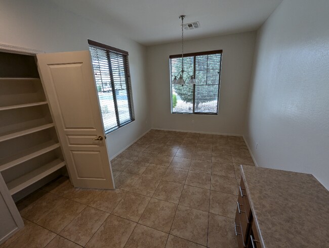 Building Photo - 1575 E Palo Verde Dr