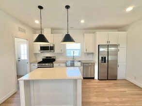 Building Photo - 3535-3537 Mount Burnham Ct