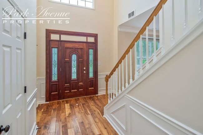 Building Photo - 11531 Laurel View Dr