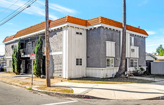 Foto del edificio - 14902 Gilmore St