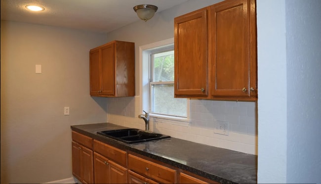 Building Photo - Beautifully Remodeled 3-Bedroom Single Fam...