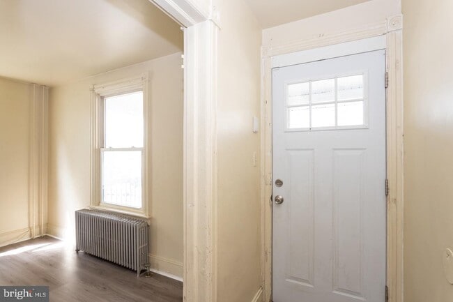 Building Photo - 624 Olive St