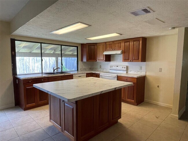 Building Photo - 5011 Gretna Green Dr