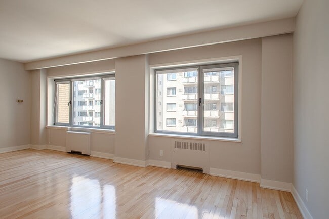 Building Photo - 3468 Rue Drummond