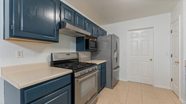 Foto del edificio - "Homey 3-Bedroom Retreat with 2 Full Baths...