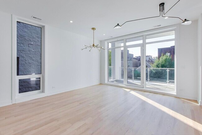 Foto del edificio - 2456 W Cortez St