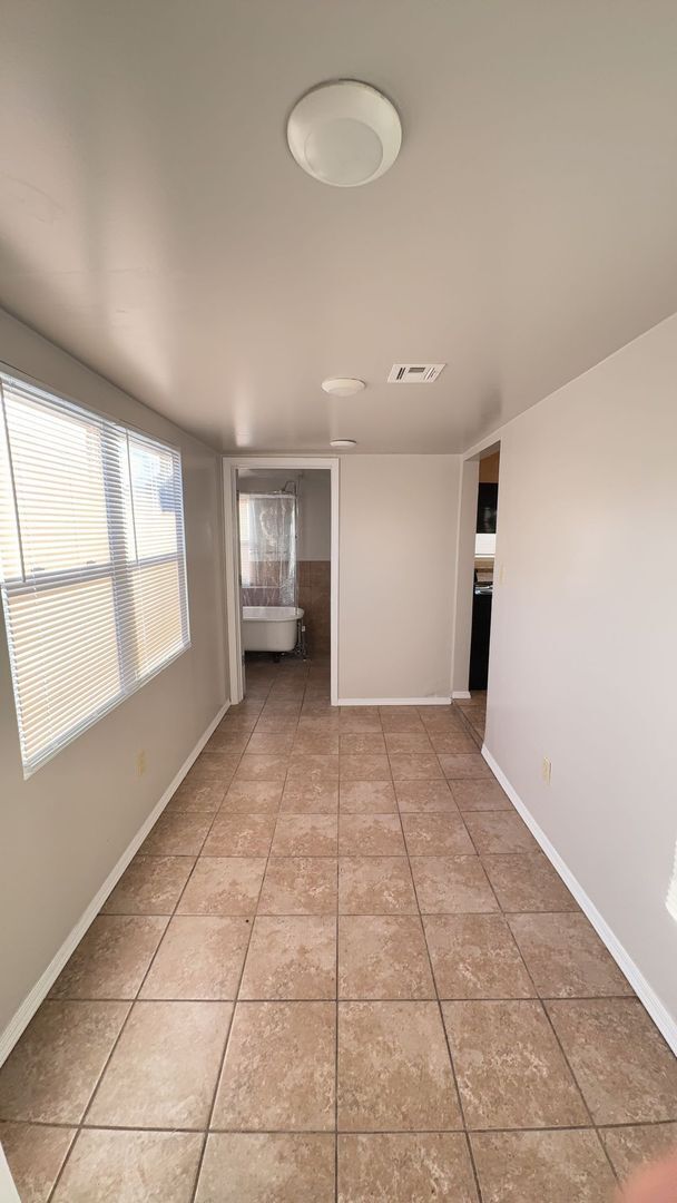 Foto del edificio - 415 Kenwood Blvd