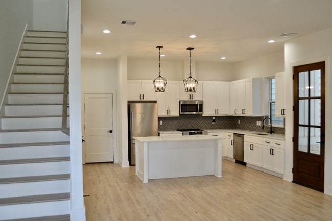 Building Photo - 6426 Highland Pine Ln