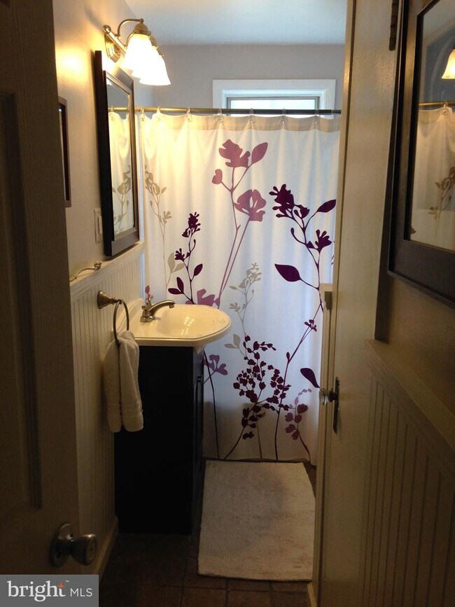 Building Photo - 814 S Arlington Mill Dr