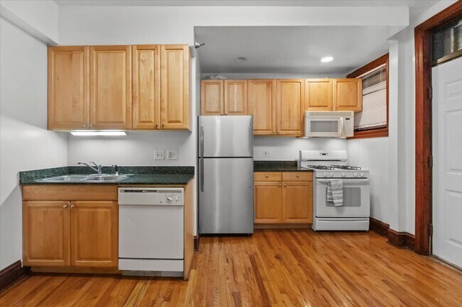Foto del edificio - 3706 N Sheffield Ave