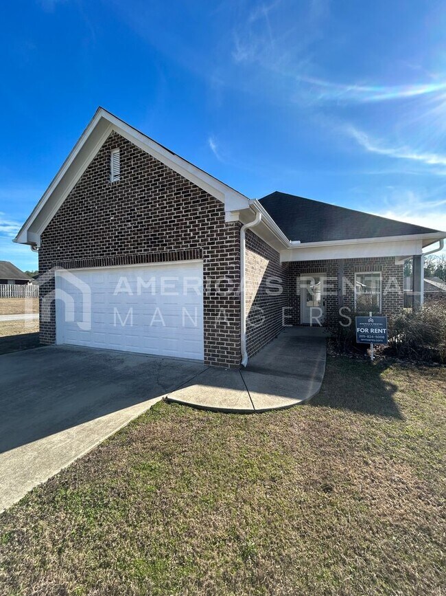 Foto del edificio - DEPOSIT PENDING!!! Incredible Home For Ren...