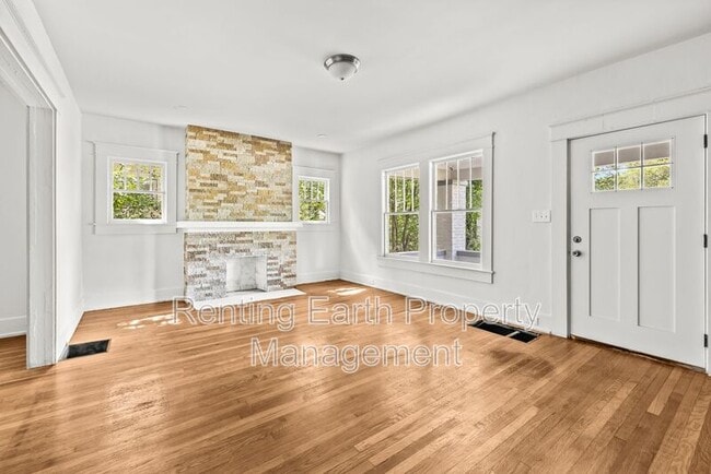 Building Photo - 1705 Steiner Ave SW