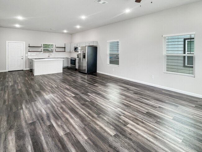 Foto del edificio - 3215 Chenault St