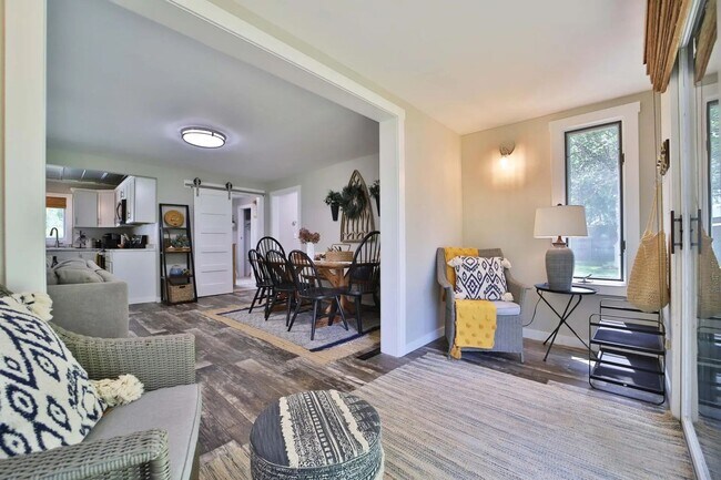 Foto del edificio - Newly Remodeled 3 Bedroom Lake Home on North Long Lake