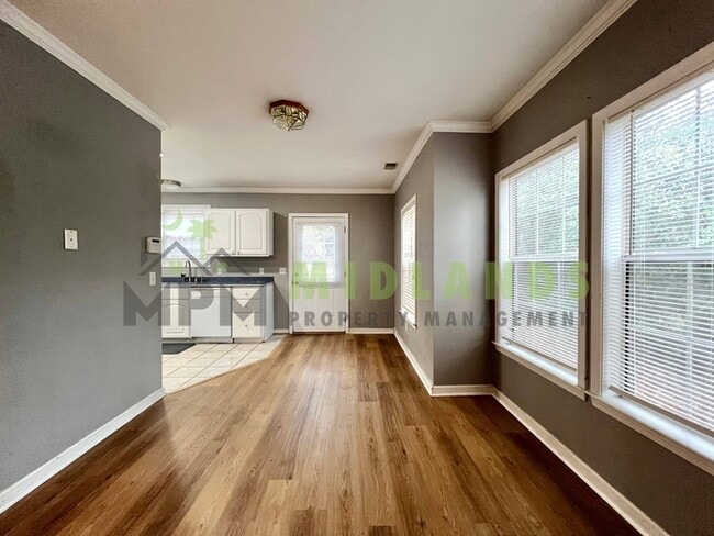 Building Photo - 3425 Manor Ave